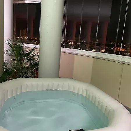 Elegant Panoramic With Jacuzzi Apartman *